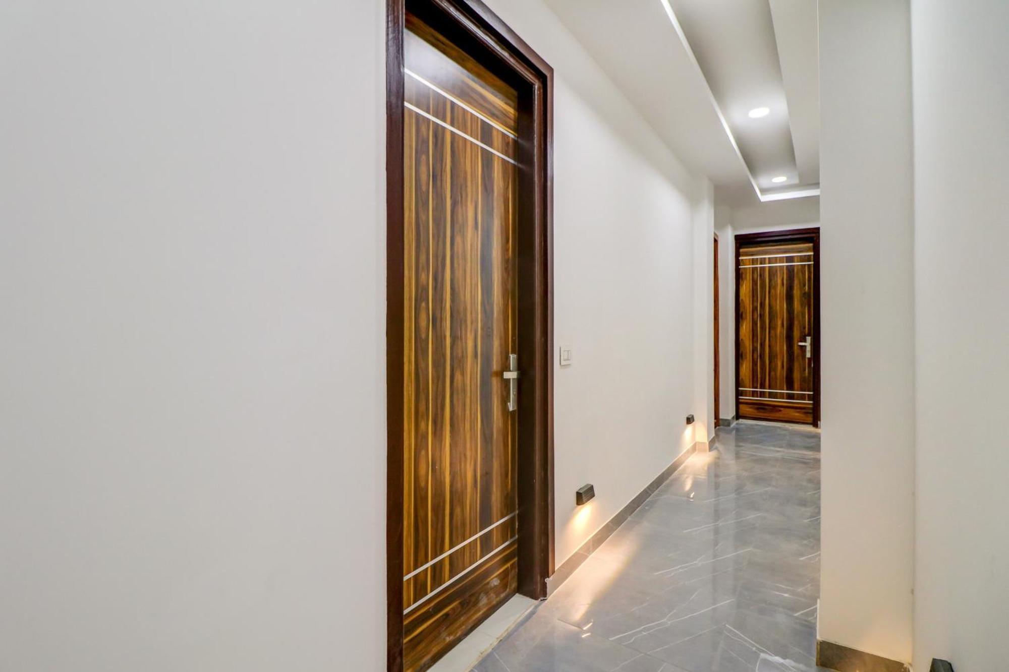 Oyo Flagship 80318 Hotel Sai Plaza Near Indira Gandhi International Airport New Delhi Eksteriør bilde