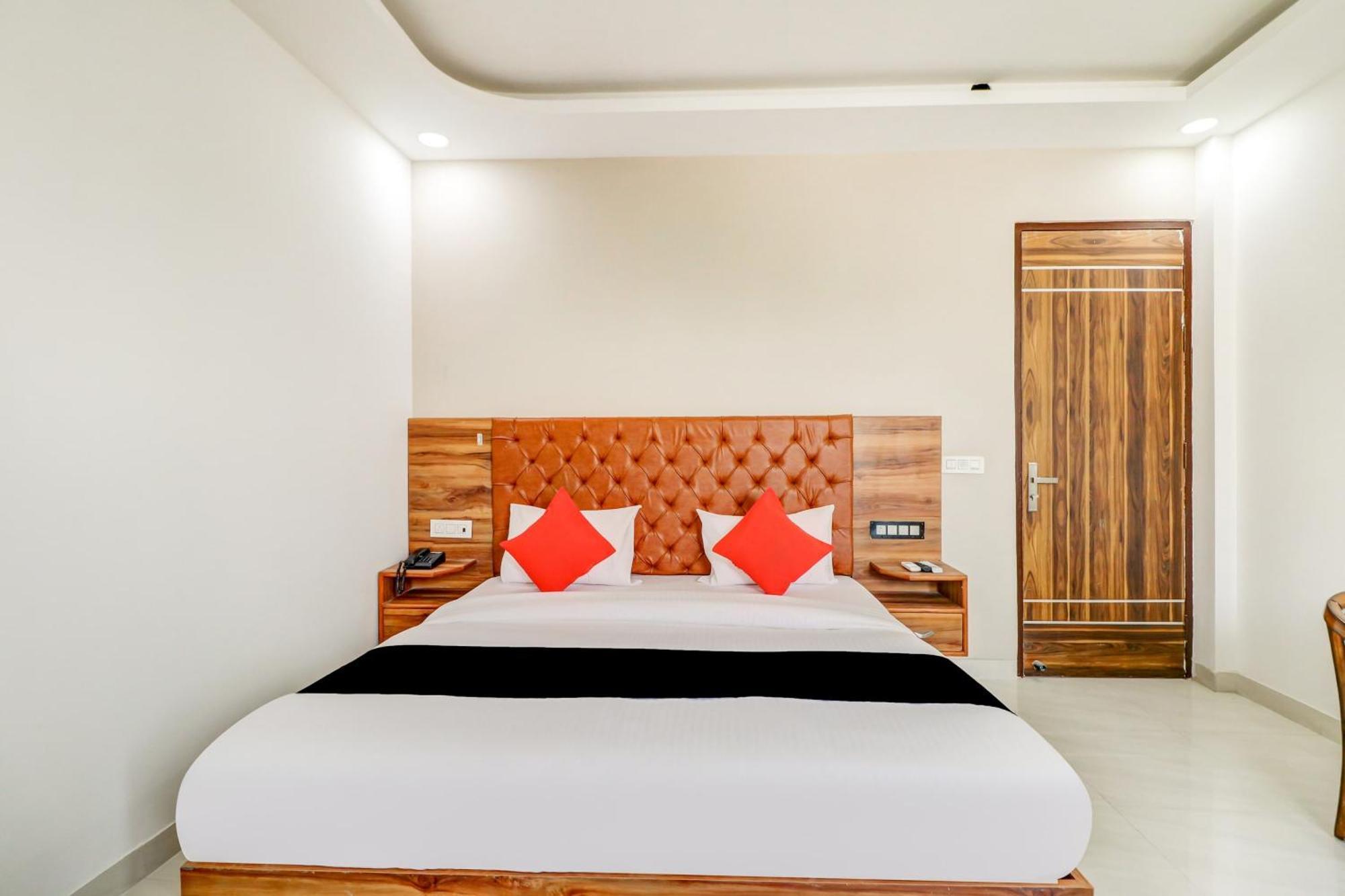Oyo Flagship 80318 Hotel Sai Plaza Near Indira Gandhi International Airport New Delhi Eksteriør bilde