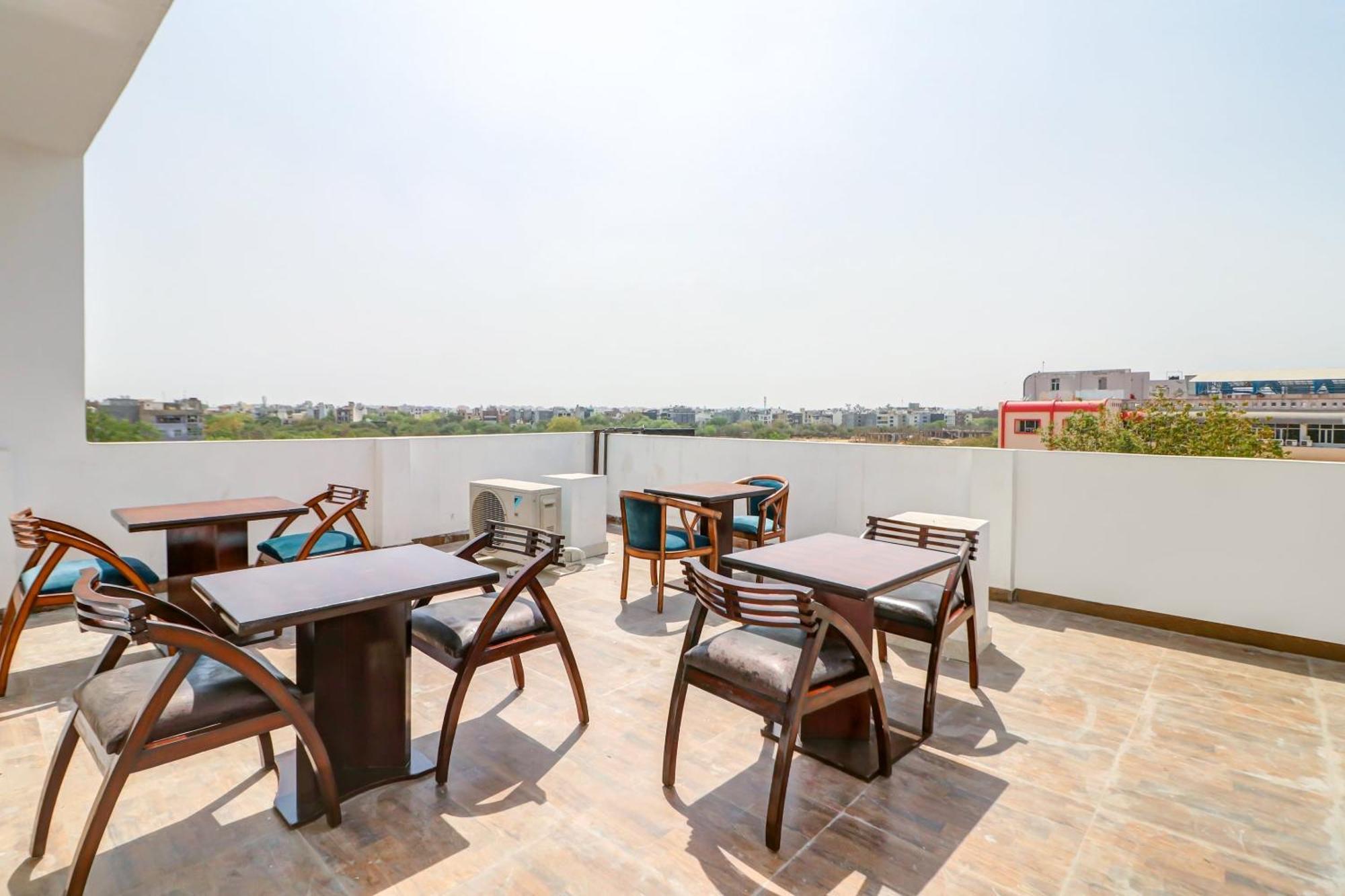 Oyo Flagship 80318 Hotel Sai Plaza Near Indira Gandhi International Airport New Delhi Eksteriør bilde